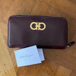 Salvatore Ferragamo Wallet, Bordeaux, Leather, zip around